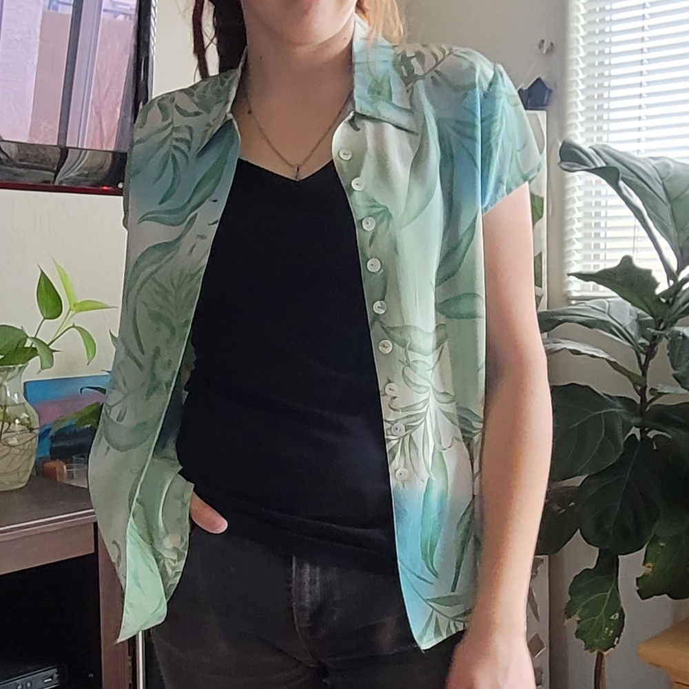Botanical fitted short sleeve button down